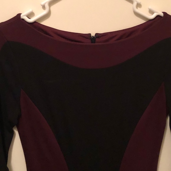 Burgundy and black form fitting dress - Picture 2 of 4